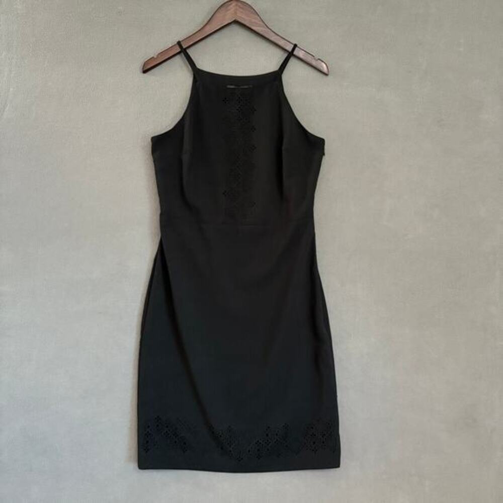 Banana Republic Factory Women's Black Laser-Cut Sheath Dress 4‎